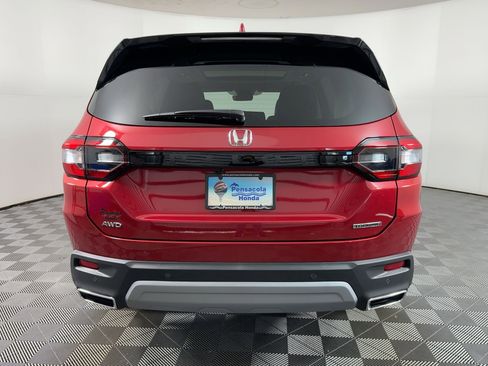 New 2025 Honda Pilot Touring image 8