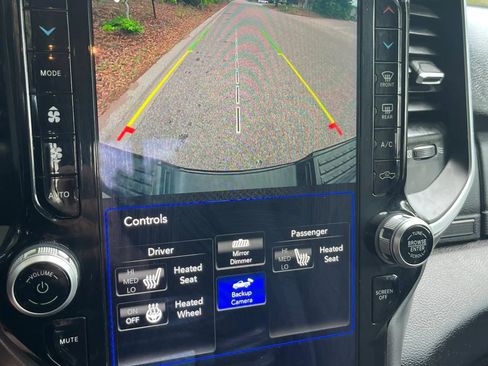 Used 2021 RAM 3500 Big Horn w/ Level B Equipment Group AWD/4WD image 16