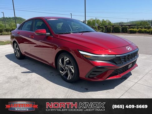 Used 2025 Hyundai Elantra SEL FWD image 30