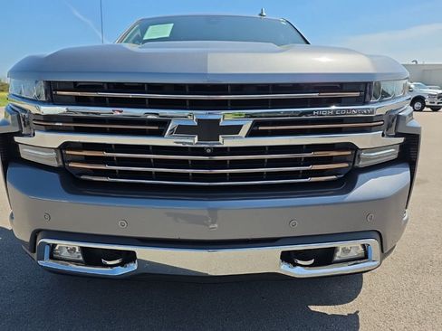 Used 2020 Chevrolet Silverado 1500 High Country w/ Technology Package image 2