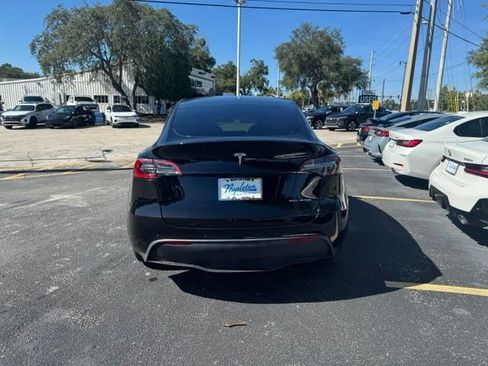 Used 2022 Tesla Model Y Long Range AWD/4WD image 4