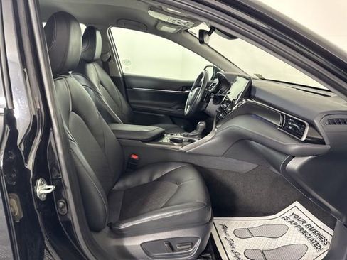 Used 2023 Toyota Camry XSE image 13