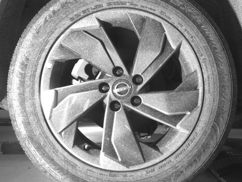 Used 2025 Nissan Rogue SV image 15