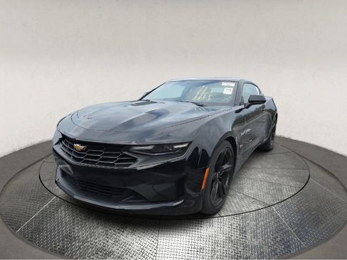 Used 2023 Chevrolet Camaro LT image 3