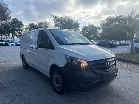 Used 2020 Mercedes-Benz Metris image 4