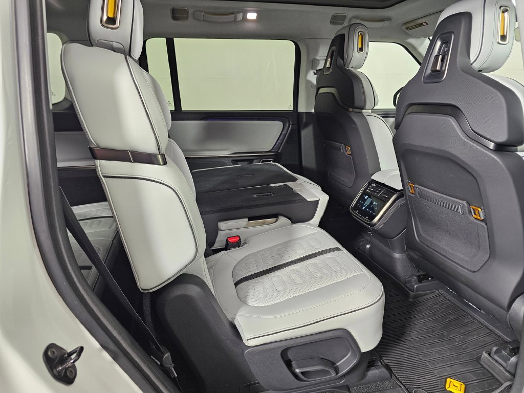 Used 2024 Rivian R1S Adventure Dual AWD/4WD image 13
