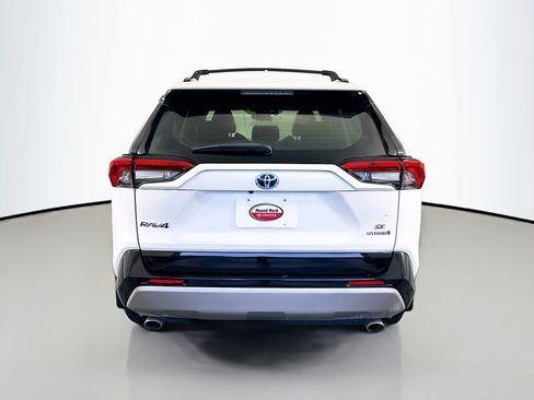 Used 2024 Toyota RAV4 SE w/ Convenience Package image 6
