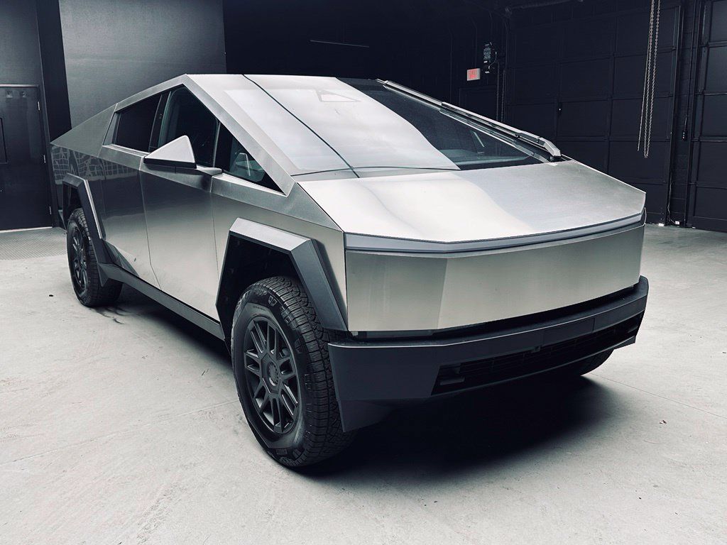 Used 2024 Tesla Cybertruck AWD Crew Cab image 9