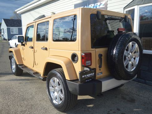 Used 2013 Jeep Wrangler Unlimited Sahara w/ Connectivity Group image 3