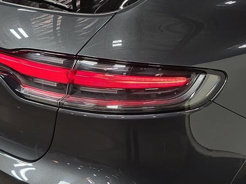 Certified 2023 Porsche Macan AWD/4WD image 30