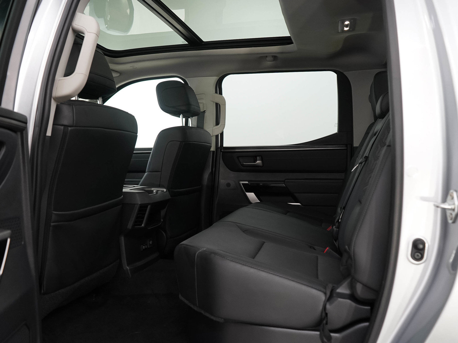 Used 2024 Toyota Tundra Limited AWD/4WD image 19