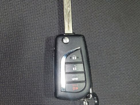 Used 2022 Toyota Corolla SE image 32