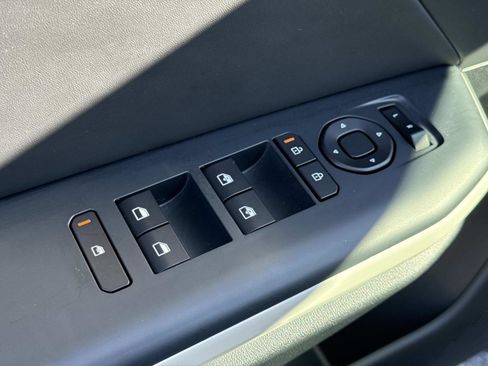 Used 2025 Kia K4 GT-Line image 16