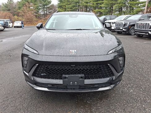 Certified 2025 Buick Envision Sport Touring image 2