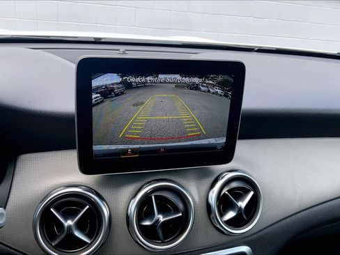 Used 2020 Mercedes-Benz GLA 250 4MATIC image 26