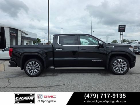 Used 2025 GMC Sierra 1500 Denali AWD/4WD image 9