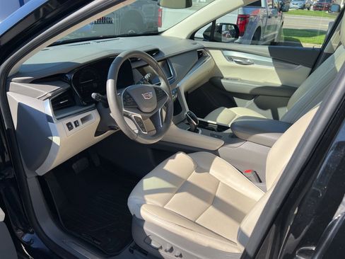 Used 2018 Cadillac XT5 Luxury w/ Driver Awareness Package FWD image 29