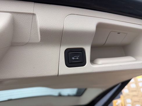 Used 2023 GMC Acadia Denali w/ Black Diamond Edition image 39