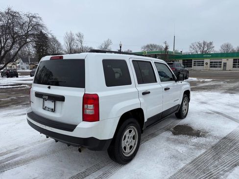 Used 2016 Jeep Patriot Sport image 5