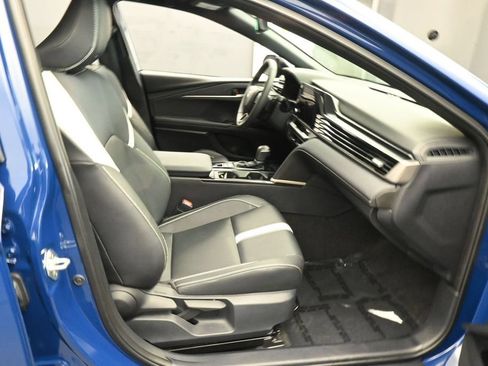 Used 2025 Toyota Camry SE FWD image 40