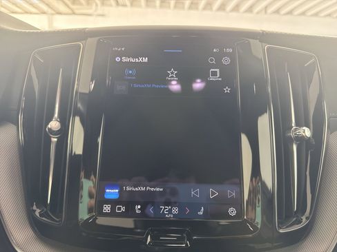 Used 2023 Volvo XC60 B5 Ultimate w/ Climate Package image 18