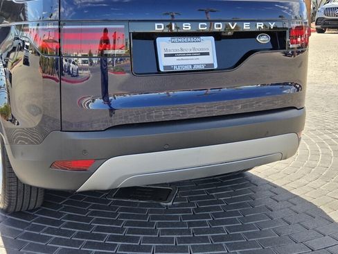 Used 2023 Land Rover Discovery S AWD/4WD image 4