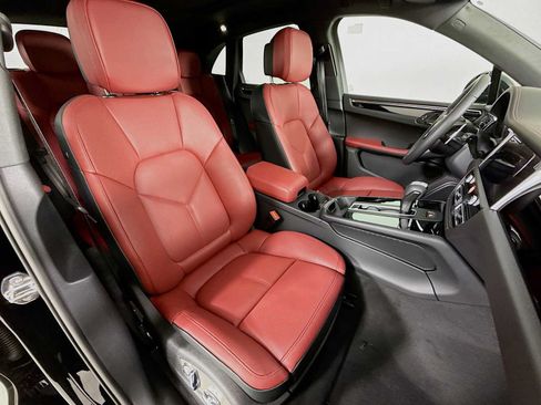 New 2026 Porsche Macan AWD/4WD image 29