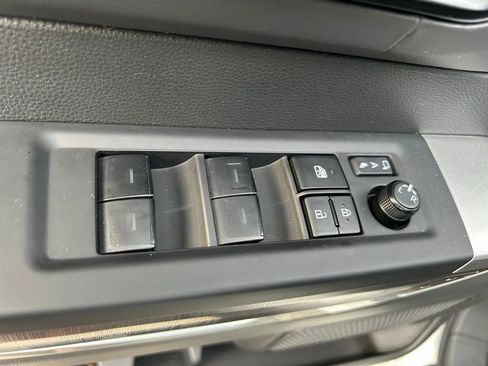 Used 2025 Toyota Tundra Platinum AWD/4WD image 17