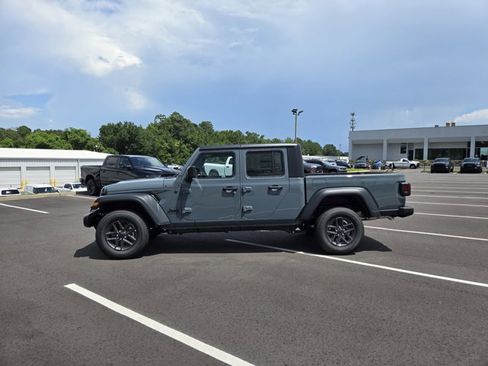 New 2025 Jeep Gladiator Sport image 10