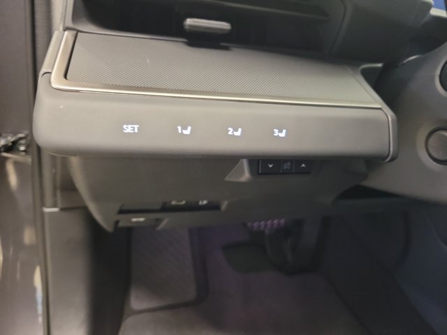 Used 2026 Lexus ES 350h w/ Convenience Package FWD image 26