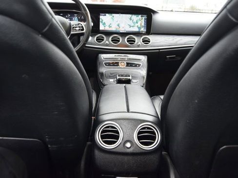 Used 2019 Mercedes-Benz E 300 4MATIC w/ Premium 1 Package image 29
