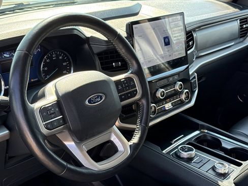 Used 2023 Ford Expedition XLT AWD/4WD image 17