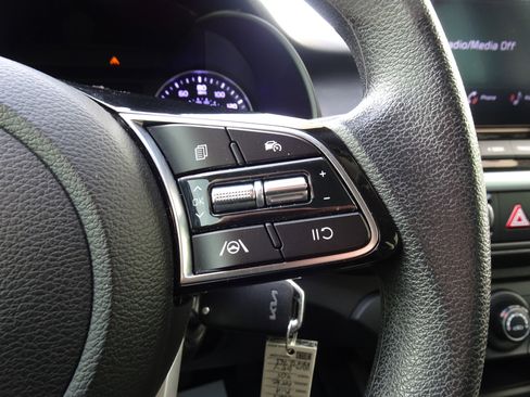 Used 2023 Kia Forte LXS w/ LXS Technology Package image 21