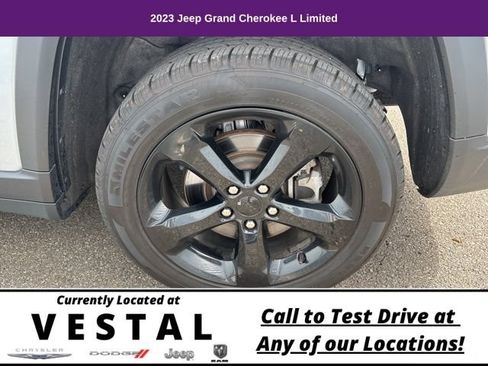 Used 2023 Jeep Grand Cherokee L Limited w/ Black Appearance Package AWD/4WD image 35