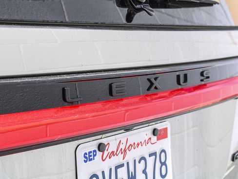 Used 2025 Lexus GX 550 AWD/4WD image 13