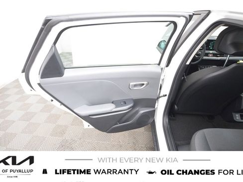 New 2025 Kia K4 LX image 11