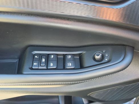 Used 2025 Jeep Grand Cherokee Laredo w/ Luxury Tech Group I AWD/4WD image 13