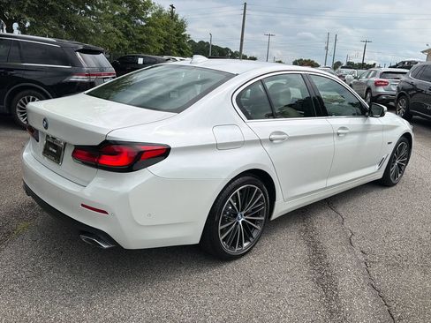 Used 2023 BMW 530e w/ Premium Package RWD image 7