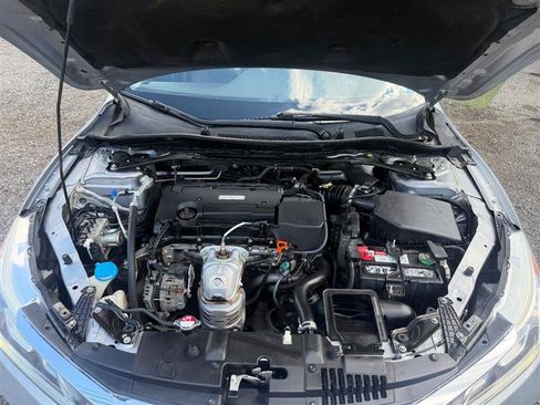 Used 2016 Honda Accord EX-L image 11