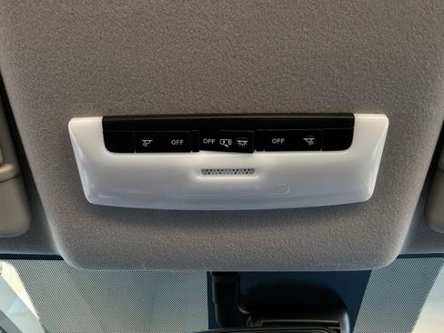 Used 2025 Nissan Versa SV FWD image 16