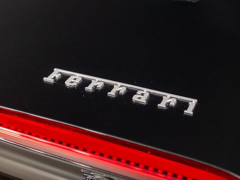 Used 2019 Ferrari Portofino RWD image 55
