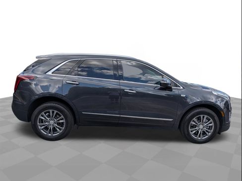Certified 2022 Cadillac XT5 Premium Luxury FWD image 3