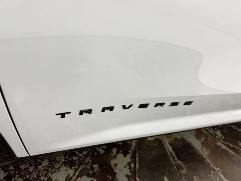 New 2026 Chevrolet Traverse RS w/ LPO, Floor Liner Package AWD/4WD image 28