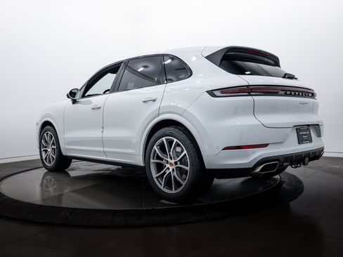 New 2026 Porsche Cayenne image 3