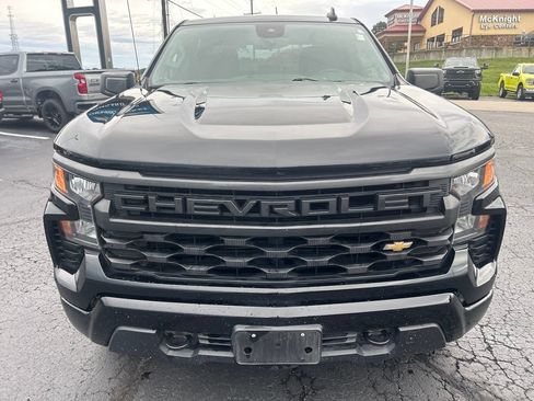 Used 2023 Chevrolet Silverado 1500 Custom AWD/4WD image 2