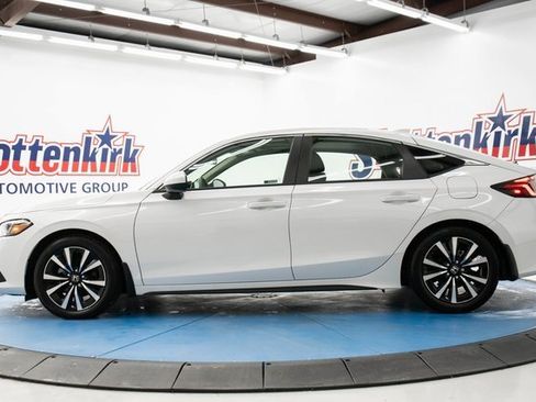 Certified 2024 Honda Civic EX-L image 5