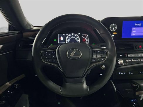 Certified 2025 Lexus ES 300h w/ Premium Package image 18