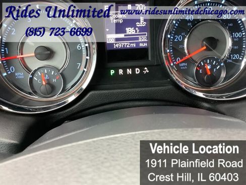 Used 2012 Chrysler Town & Country Touring image 20