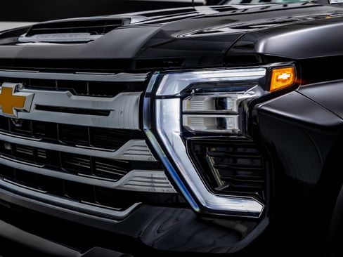 Used 2025 Chevrolet Silverado 2500 High Country w/ High Country Premium Package image 14