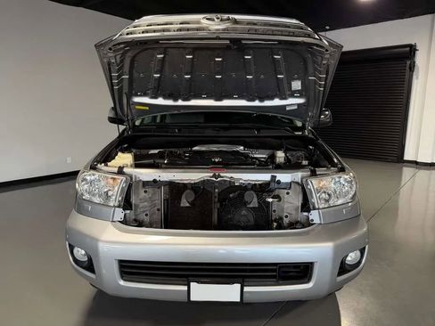 Used 2013 Toyota Sequoia Platinum AWD/4WD image 7